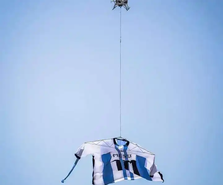 Messi jersey flown over the skies of Rosario, Argentina