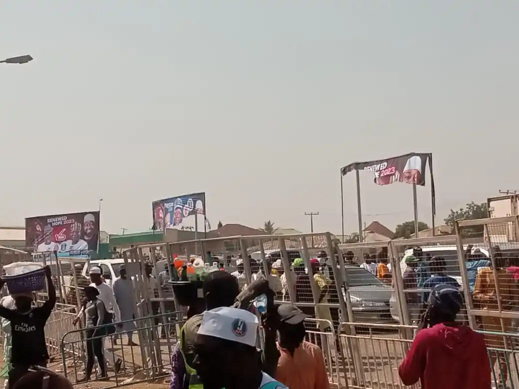 GISTAngry Youths Pull Down, Tear Tinubu Campaign Billboards In Minna