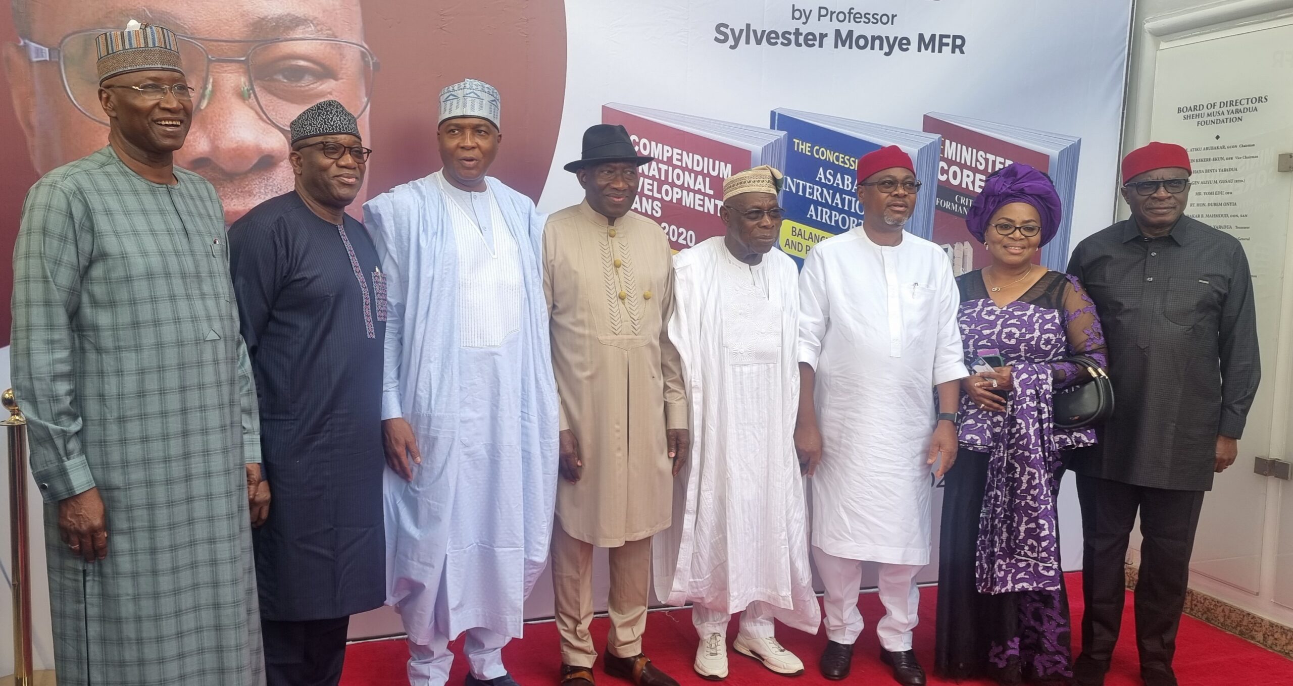 <strong>Jonathan, Obasanjo advocate return to sustainable development plans</strong> <strong>Jonathan, Obasanjo advocate return to sustainable development plans</strong>